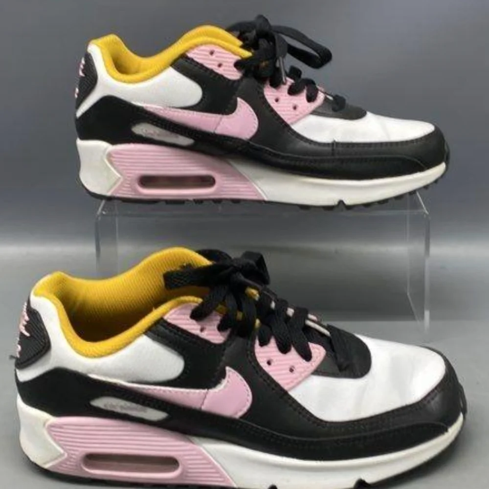 Nike Air Max 90 Leather GS 'Black Light Arctic Pink' Sneakers Size 4.5 MSRP $100